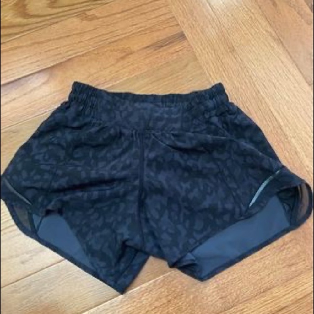 Lululemon hotty hot